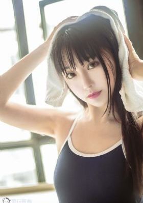 客厅里h亲女好c